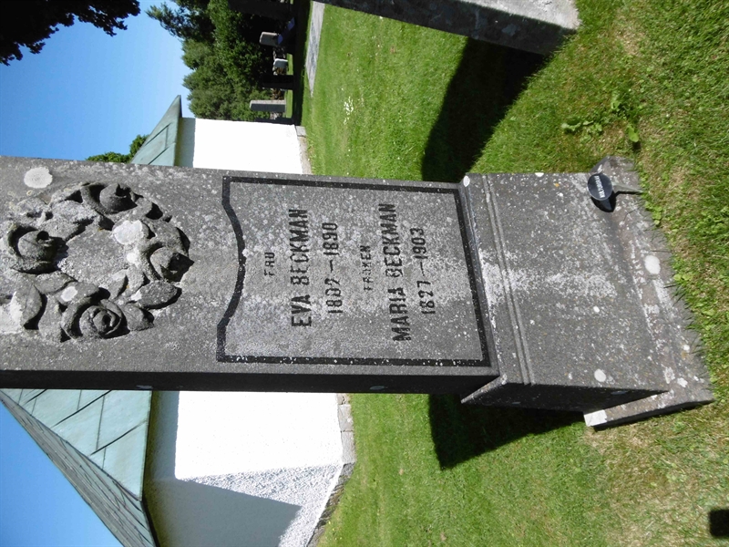 Grave number: ÖGG V   93, 94, 95