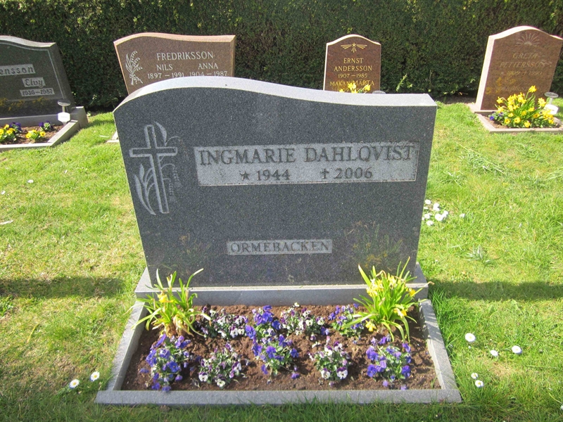 Grave number: 04 D   90