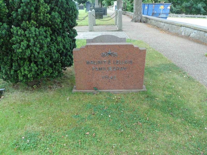 Grave number: SK B    66, 67, 68