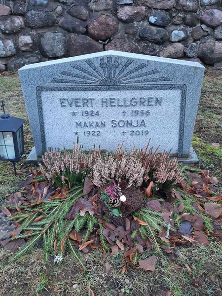 Grave number: 01 A  1205-1206