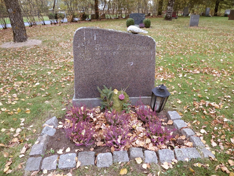 Grave number: HNB I    43