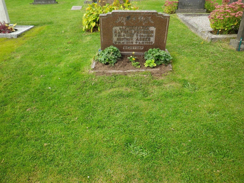 Grave number: VI G    96, 97