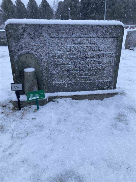 Grave number: 1 NL    57