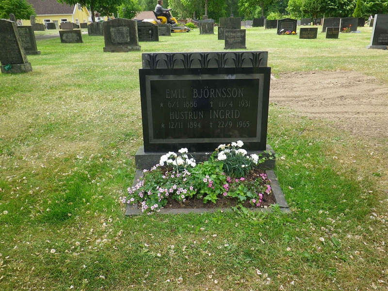 Grave number: LO I   195, 196
