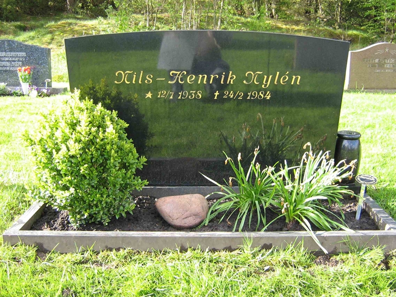 Grave number: ÖK 04    621-622