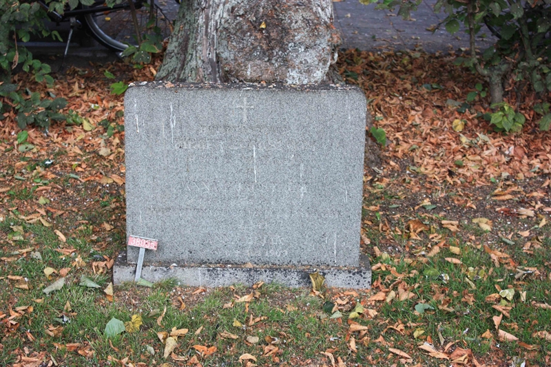 Grave number: Ö NSÄ   146, 147, 148a