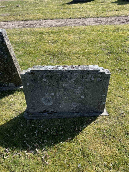 Grave number: Ä G E    46