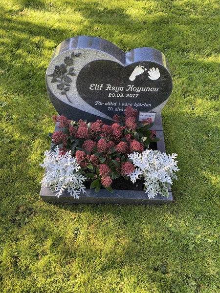 Gravnummer: 2 HB    33