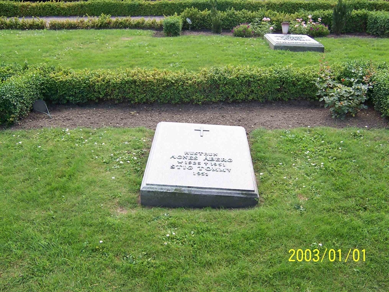 Grave number: 1 3 1C   134, 135, 136