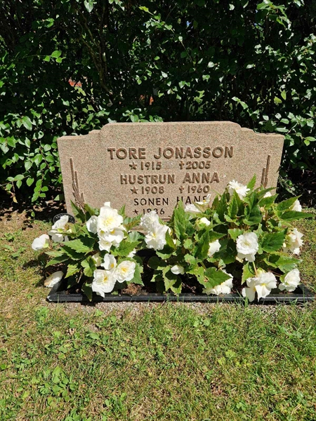 Grave number: 1 KV.4   187-188