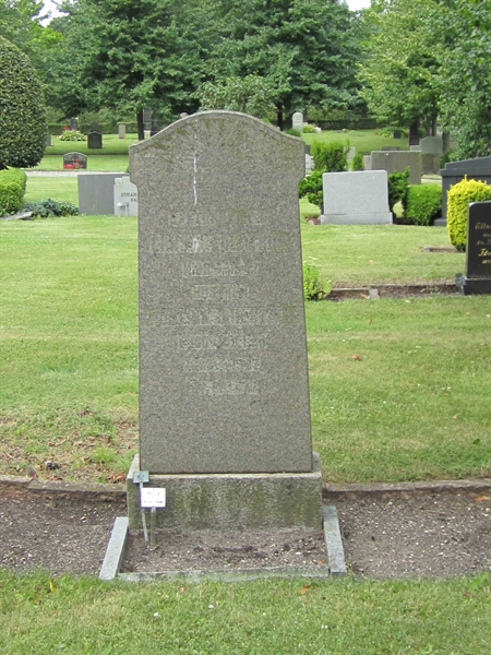 Grave number: 1 3    67