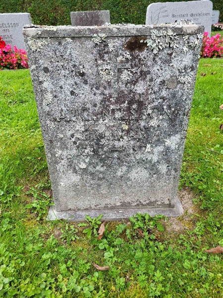 Grave number: kö 01 17   113