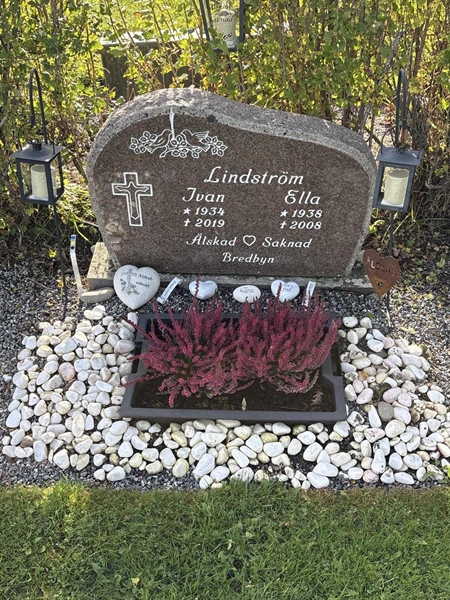 Grave number: 4 N ND   392