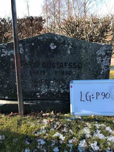 Grave number: LG P    90