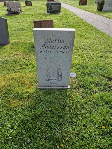 Grave number: 02 I   11
