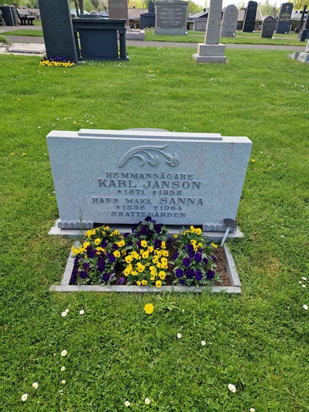 Grave number: 04 A  151, 152