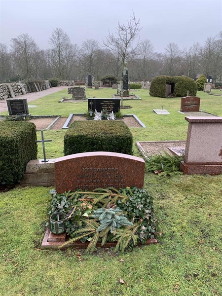Grave number: SÖ B    29, 30