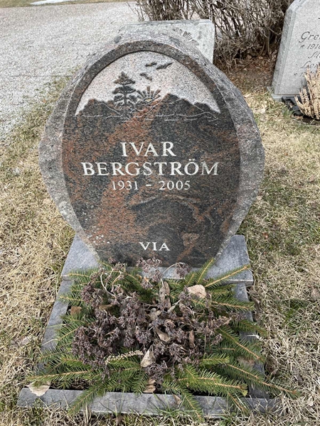 Grave number: R 4U 4