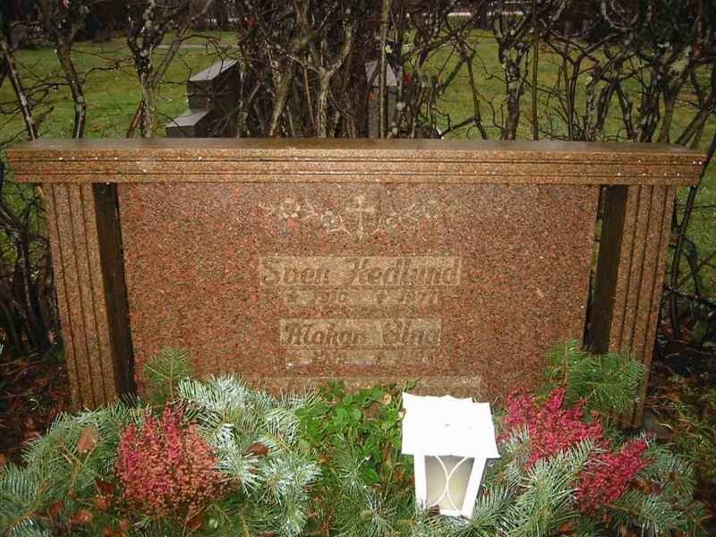 Grave number: KV 8    88-90