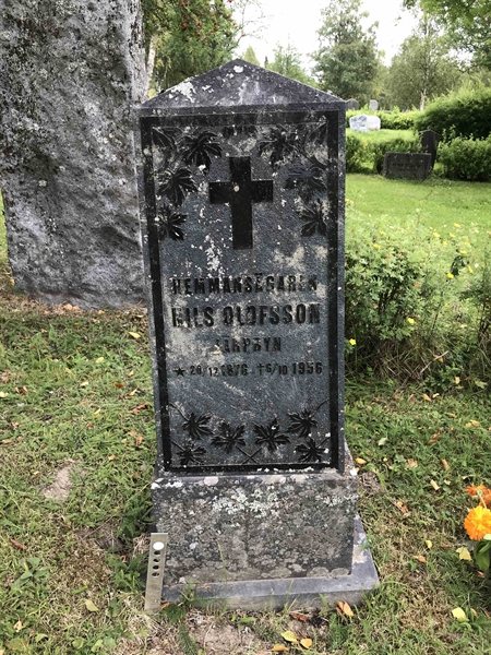 Grave number: UN E   174, 175, 176, 177