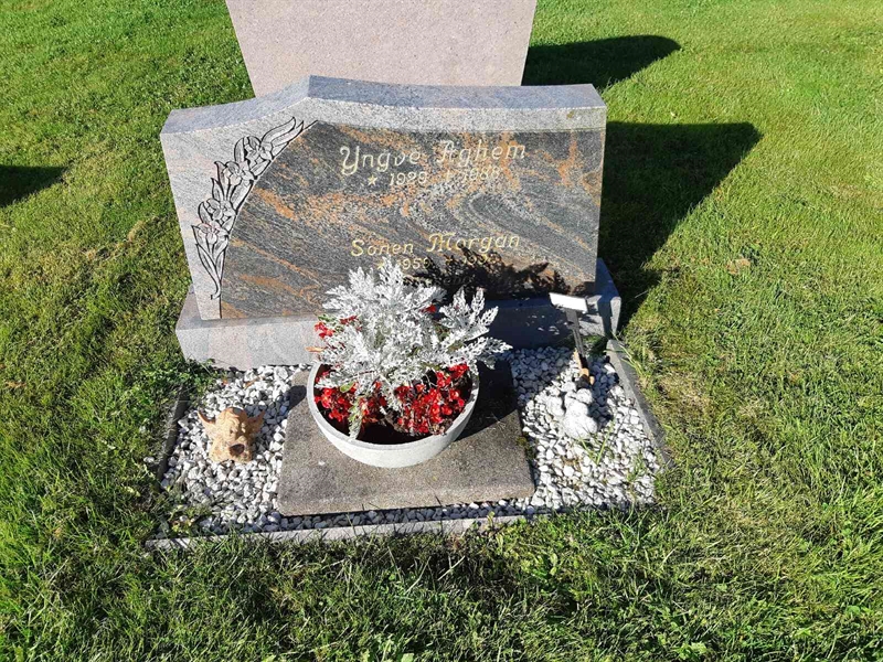 Grave number: Fr 8   315-316