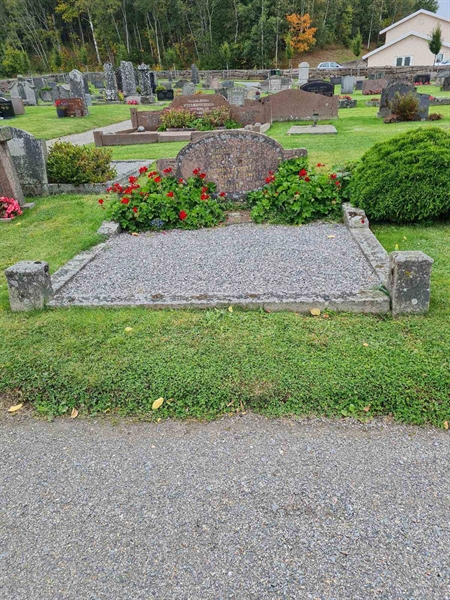 Grave number: KN 02   490, 491