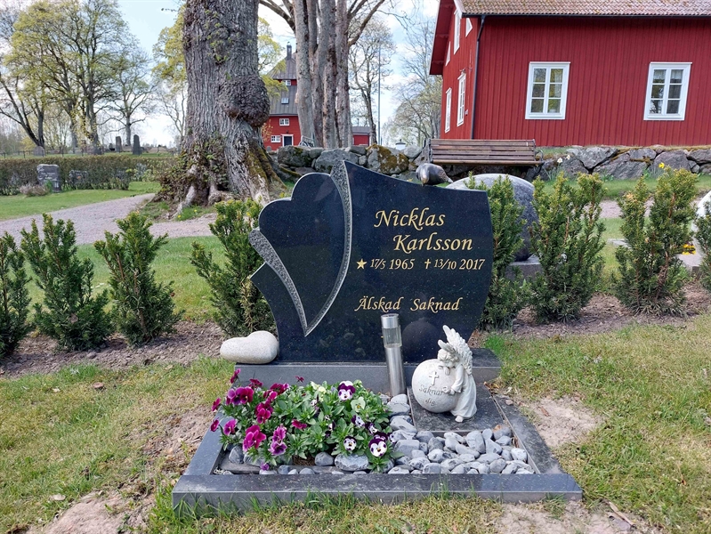 Grave number: HÖ 6   21