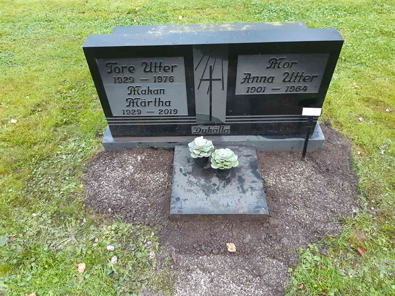 Grave number: Fr 7   411-412