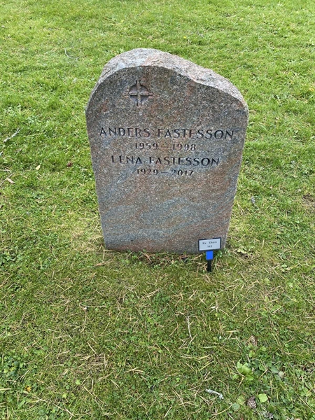 Hautatunnus: 2 E   143