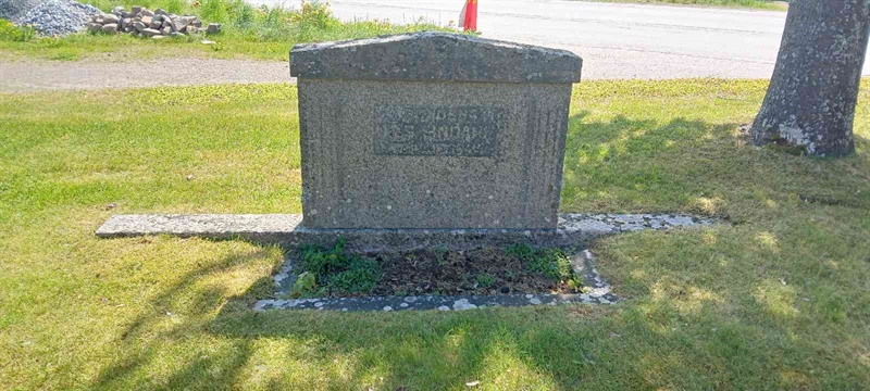 Grave number: 3 Ga Öm 17-18