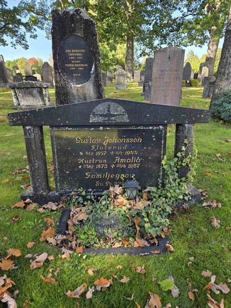 Grave number: T A A   343-344