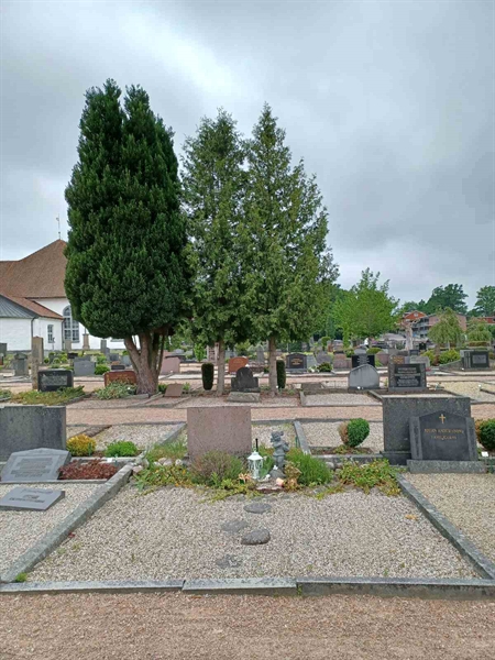 Grave number: OS E   339, 340, 341