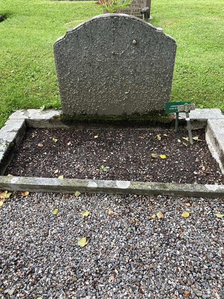 Grave number: 1 14    68