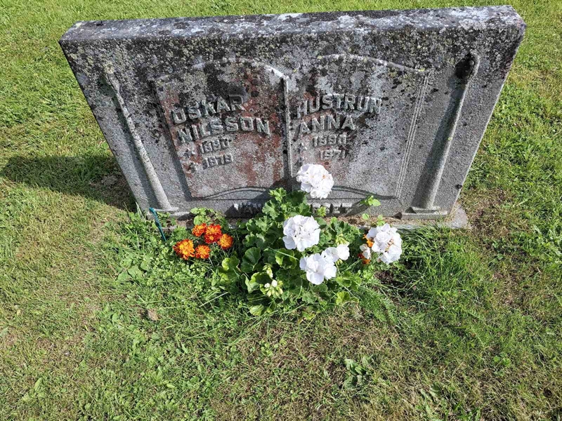 Grave number: 001 2   734