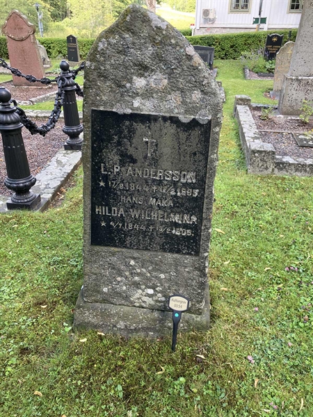 Grave number: 1 03    54