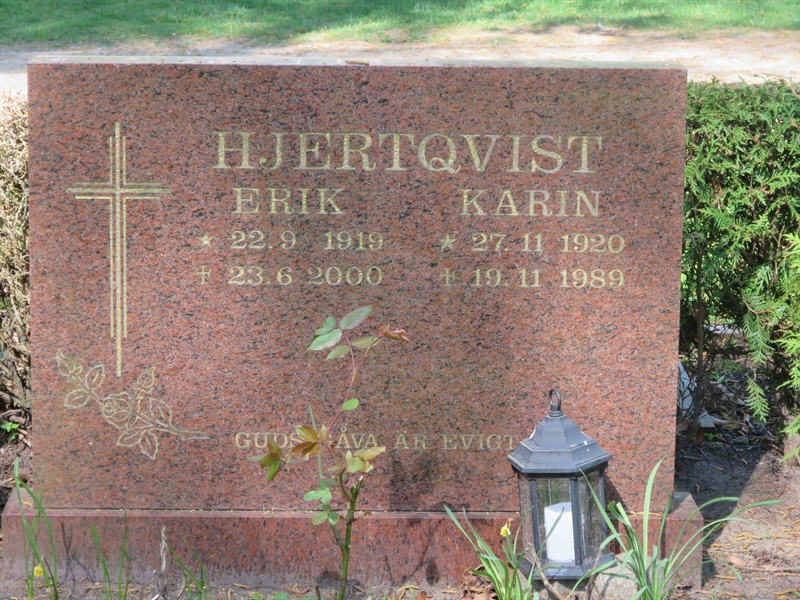 Grave number: HÖB 77     4