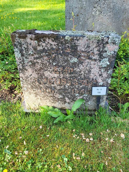 Grave number: kö 01 08   198