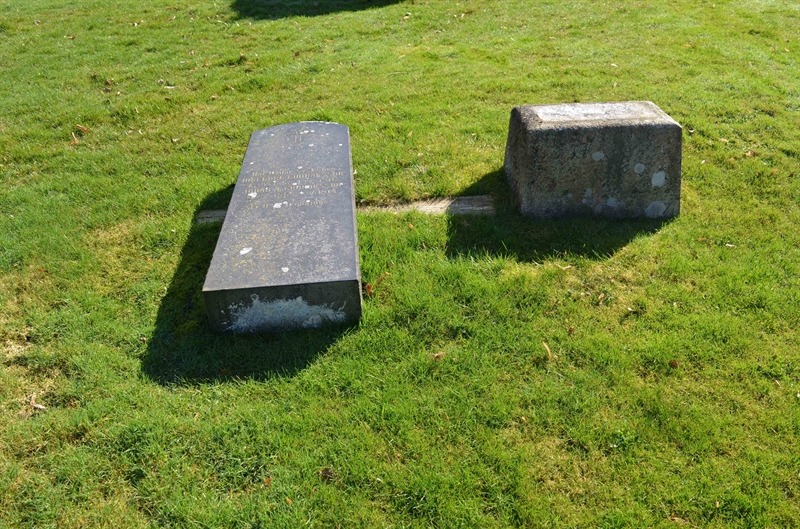 Grave number: TR 1A   288i
