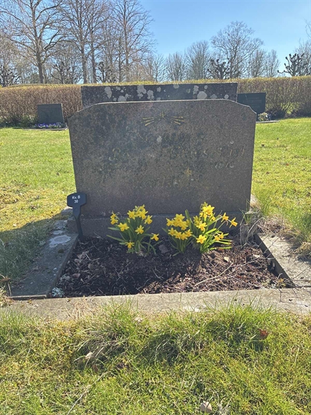 Grave number: 22 B    30