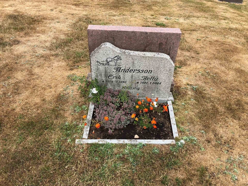 Grave number: Ko 06    27, 28