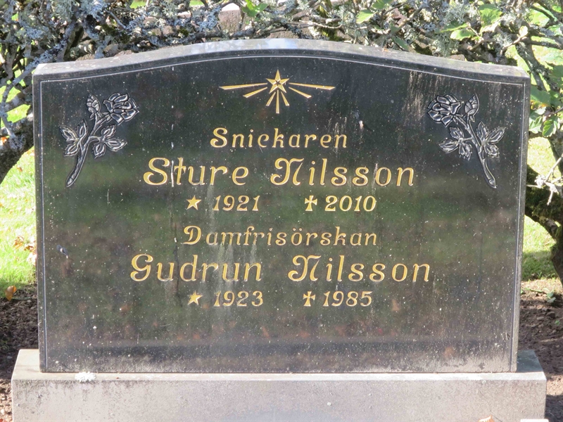 Grave number: HK J   123, 124