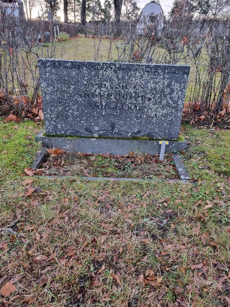 Grave number: 1 20   18