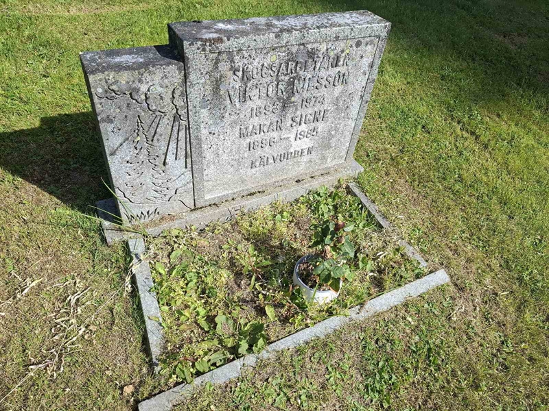 Grave number: 001 2   902