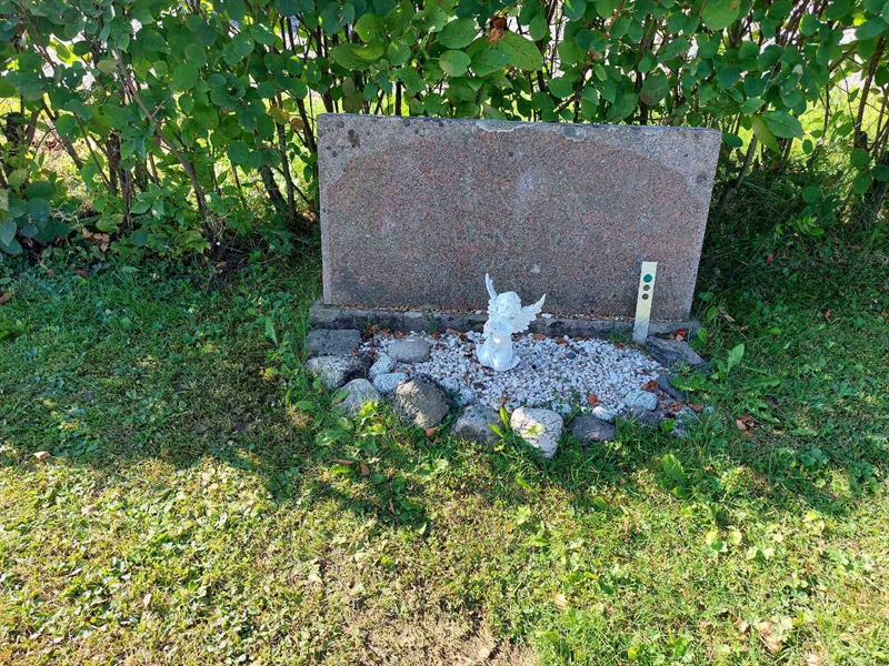 Grave number: K D    49
