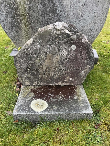 Grave number: Ärt 60 32    70+71