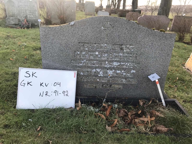 Grave number: S GK 04    91, 92