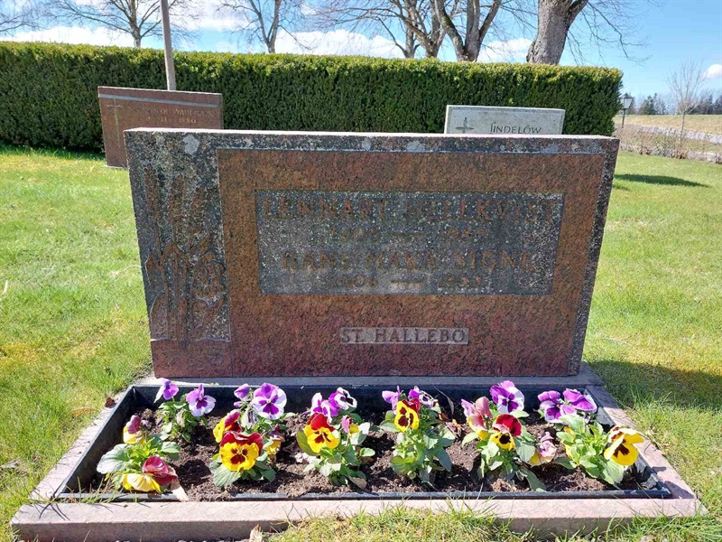 Grave number: HV 24   31, 32
