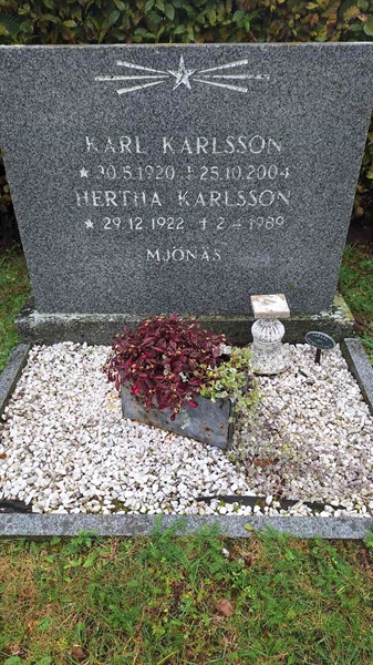 Grave number: VN F    12-13