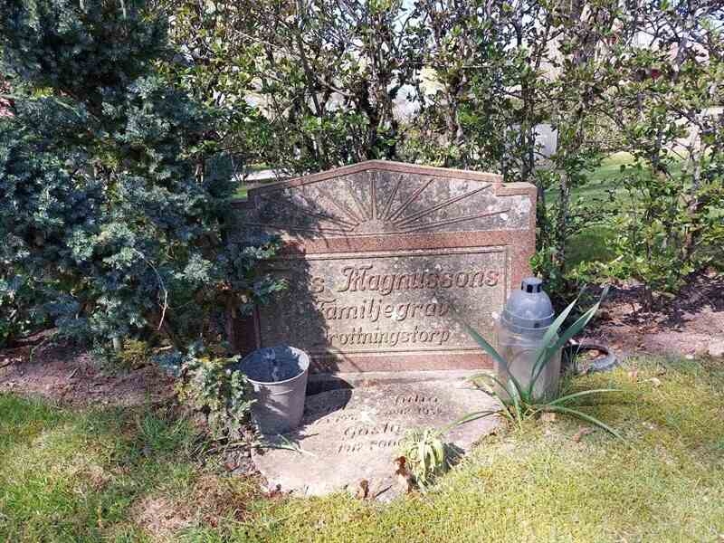 Grave number: HÖ 4   40, 41