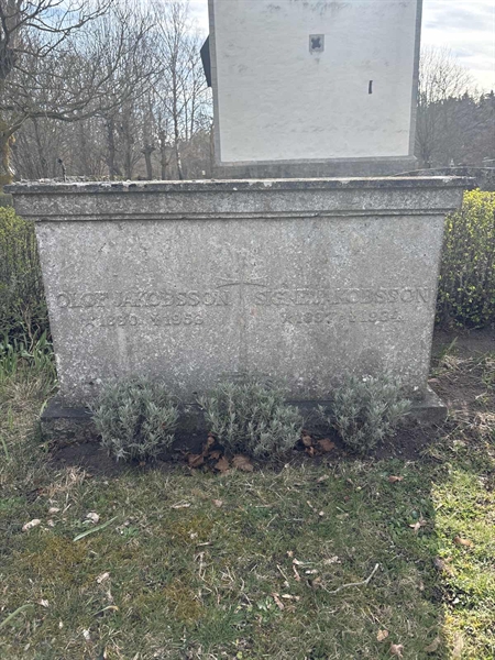 Grave number: LO 100, 101